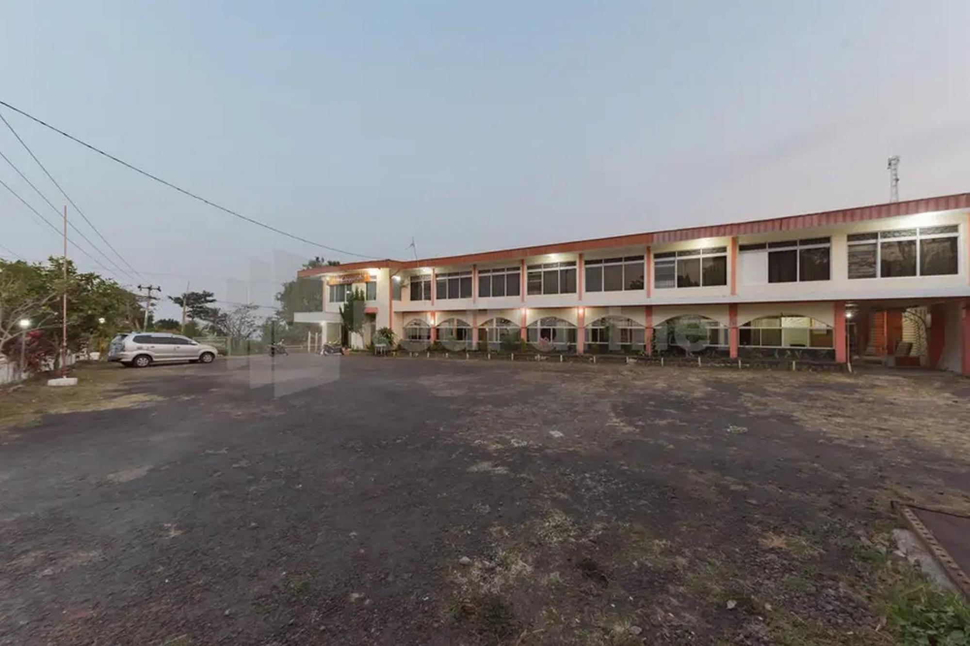 Hotel Linggarjati Near Natural Park Twa Linggarjati エクステリア 写真